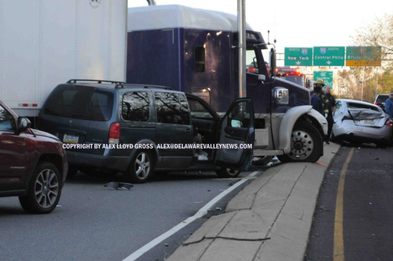 Multi Vehicle Crash Closes Woodhaven Road Delaware Valley News