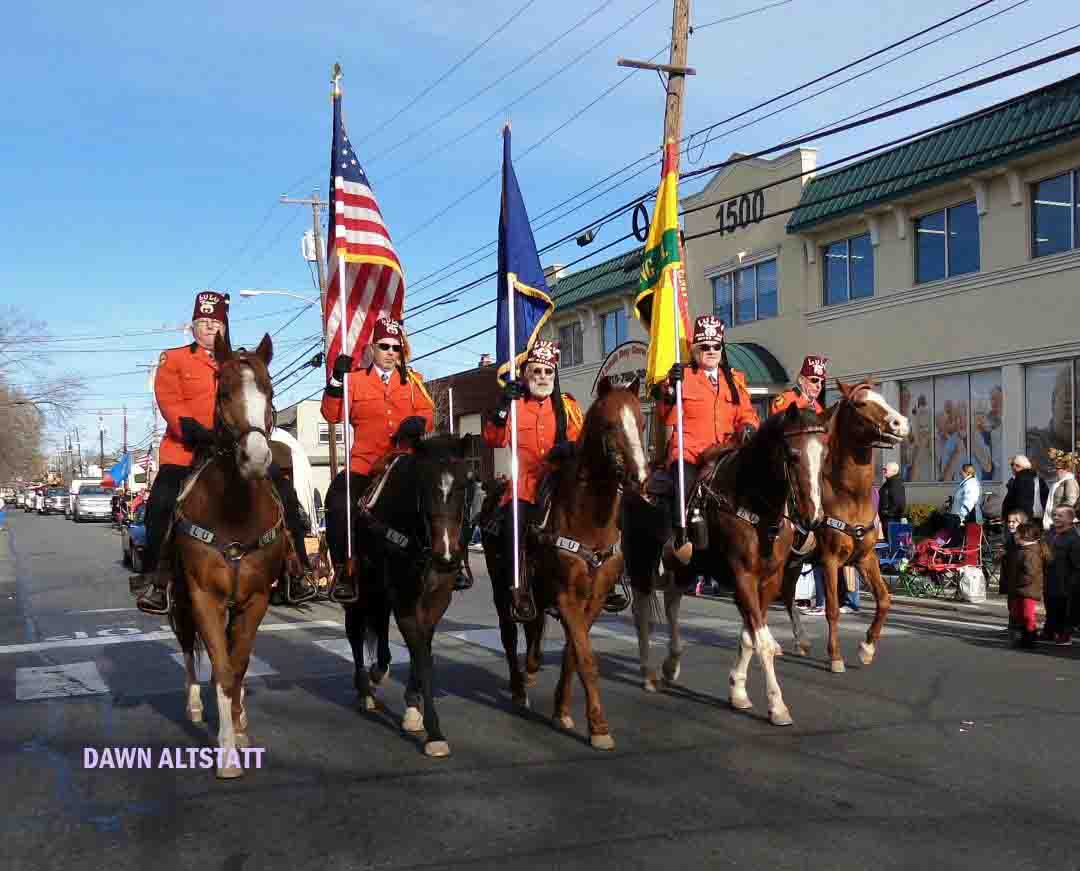 Bristol Borough Holds Holiday Parade Delaware Valley News